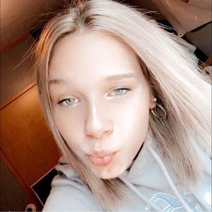 Meet your Posher, Claire